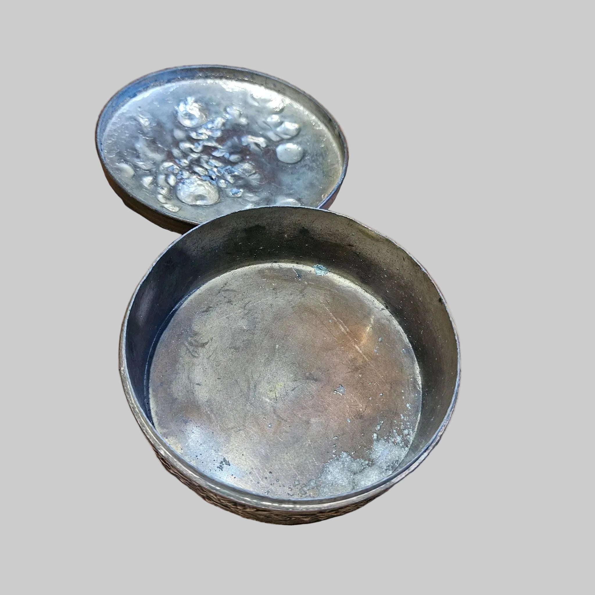 Inside of box and lid of Antique Bronze‑Tone Chrysanthemum Metal Lidded Box c.1890–1930 Japanese Meiji Taisho Style Showing Oxidation